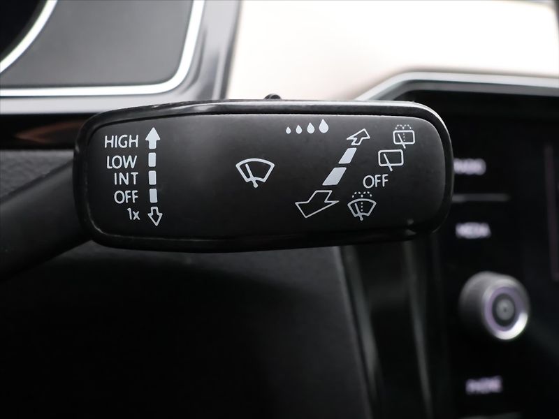 Volkswagen Passat 2,0 TDI 110kW Elegance DSG DPH - fotka 24 z 39