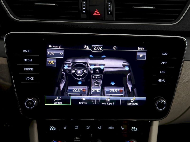 Škoda Superb (2022) STYLE 2.0TDI 147KW 4x4 DSG WEB - fotka 28 z 41