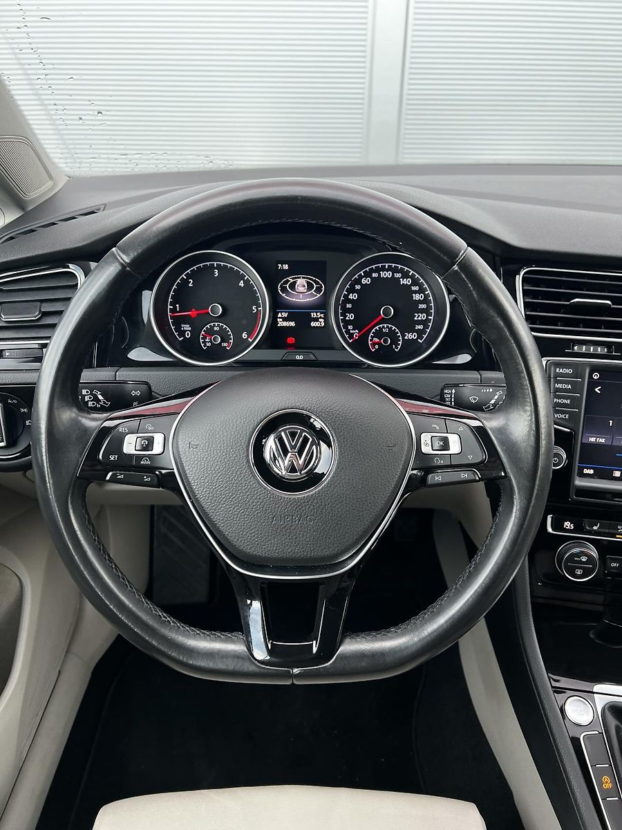 Volkswagen Golf 2.0TDI 110kW Highline 1.Maj TZ
