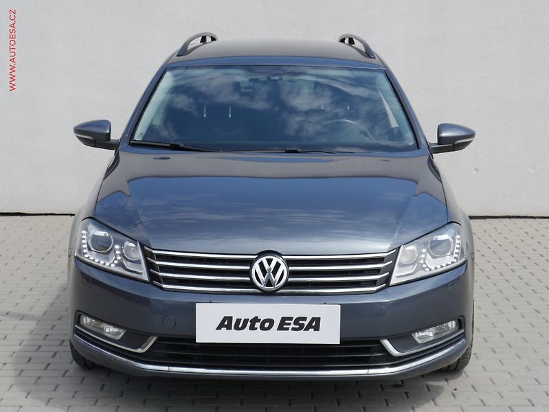 Volkswagen Passat (2011) 2.0TDi, ČR, Comfortline - fotka 2 z 22