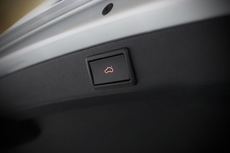 Škoda Octavia 3 FL Combi 1.8 TSI 132 kW DSG - fotka 38 z 38