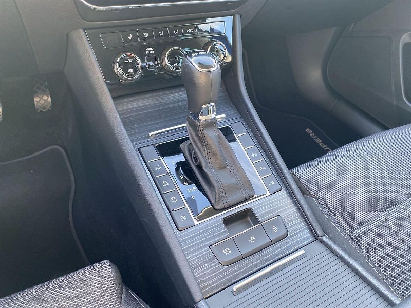 Škoda Superb (2023) Combi 1.4 TSI iV DSG Style - fotka 27 z 37