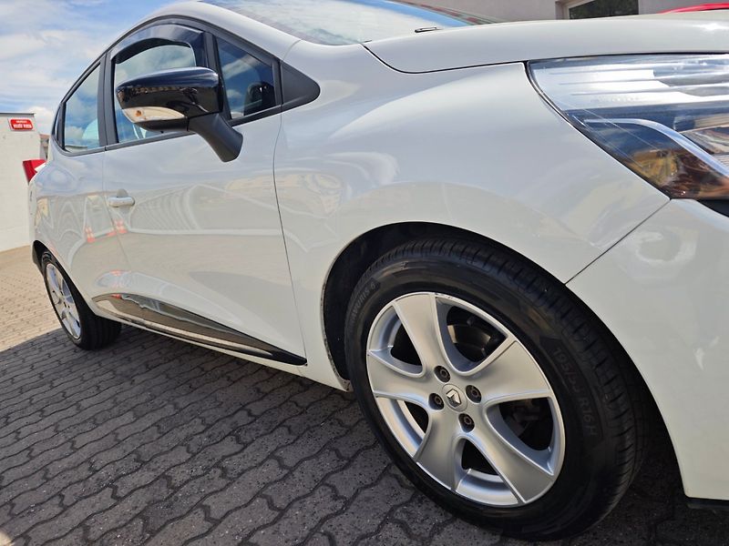 Renault Clio (2013) 1.2 16V Lutecia NAVI nové ČR - fotka 35 z 41