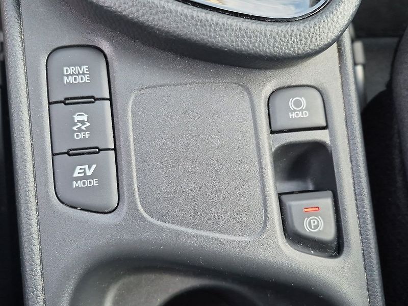 Toyota Yaris Cross 1,5 HEV FWD Style 85kW - fotka 24 z 26