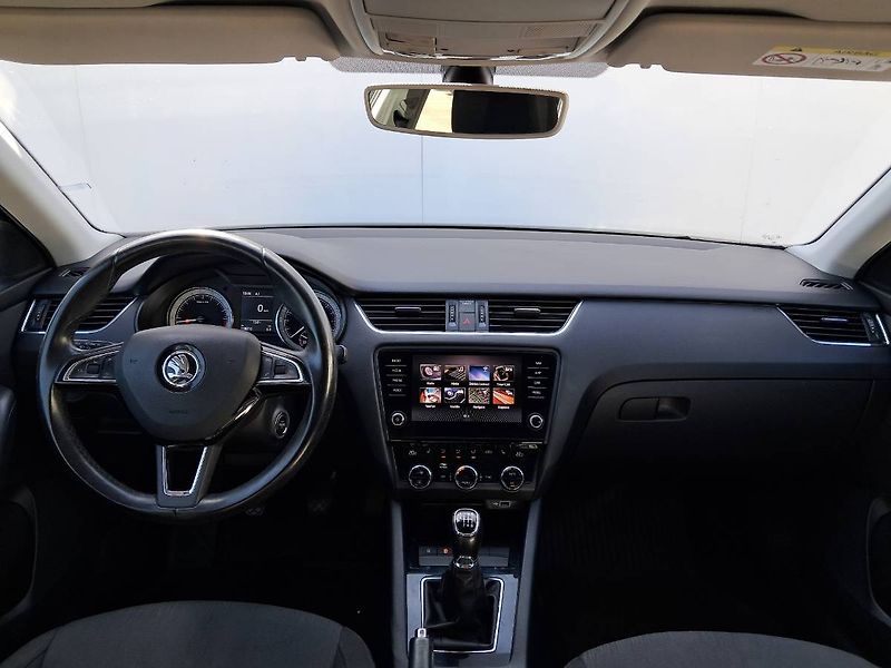Škoda Octavia (2018) OCTVIA COMBI III FC STYLE 2.0 - fotka 7 z 26