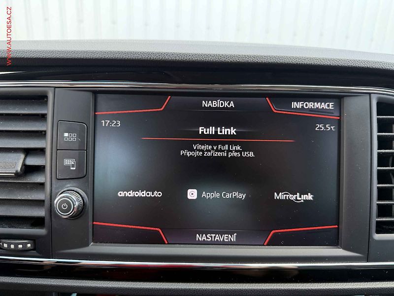 Seat Leon (2017) 1.8 TSi, ČR - fotka 16 z 20