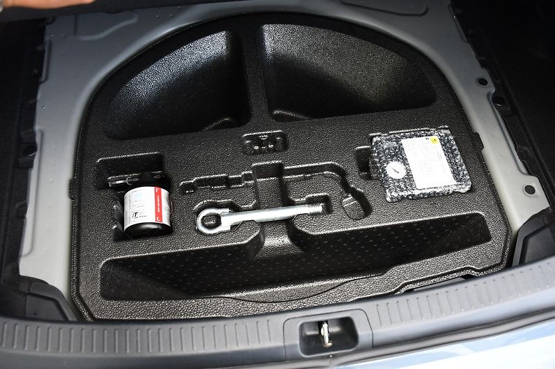 Toyota Corolla 1,5 VVT-i DYNAMIC FORCE COMFOR - fotka 44 z 50