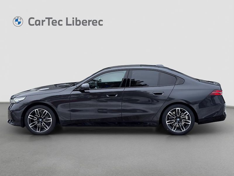 BMW Řada 5 540d xDrive Sedan - fotka 6 z 16