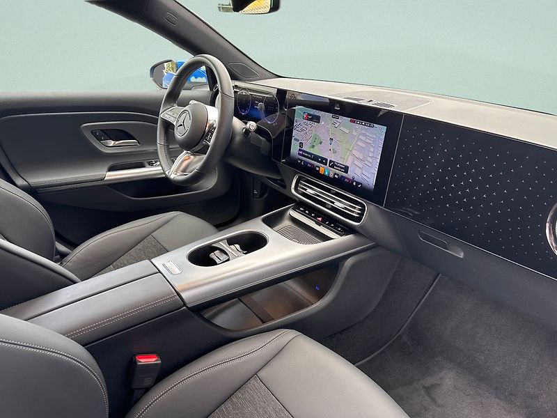 Mercedes-Benz CLA 250+ EQ - fotka 10 z 18