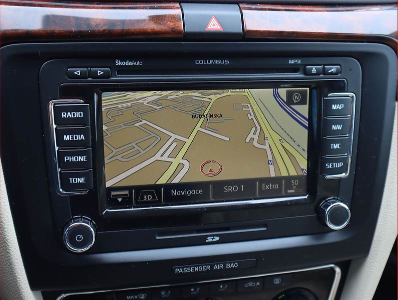 Škoda Superb (2011) 2.0 TDI, Navi, Xenony - fotka 13 z 18