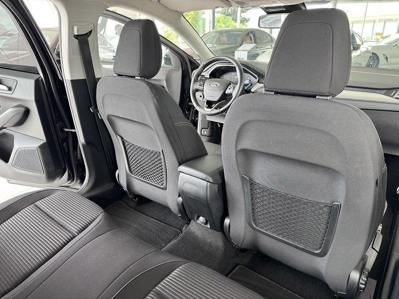Ford Focus 1,5EB*88kW*AUT*Titanium*Kamera - fotka 16 z 31
