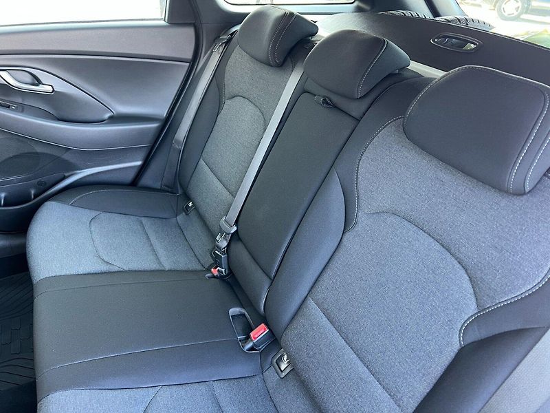 Hyundai i30 (2022) Com.1.0T-GDi Smart+! A/T! ČR! - fotka 19 z 35