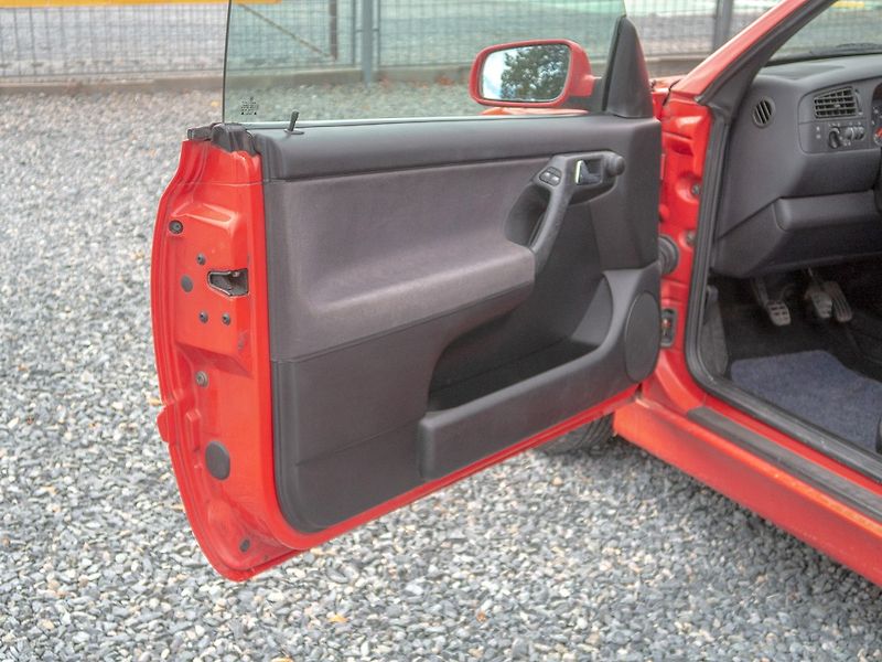 Volkswagen Golf (1999) 1.9TDI 66KW – KABRIO - fotka 9 z 36