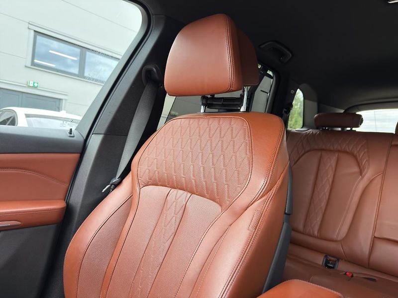 BMW X5 xDrive30d - fotka 15 z 21