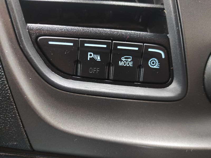 Ford Transit Custom 2,0EcoBlue mHev, L2, 6 míst,TZ - fotka 23 z 43