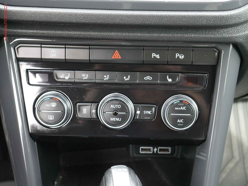 Volkswagen T-Roc (2018) 2.0 TSi 4x4, DSG, LED, navi - fotka 13 z 18