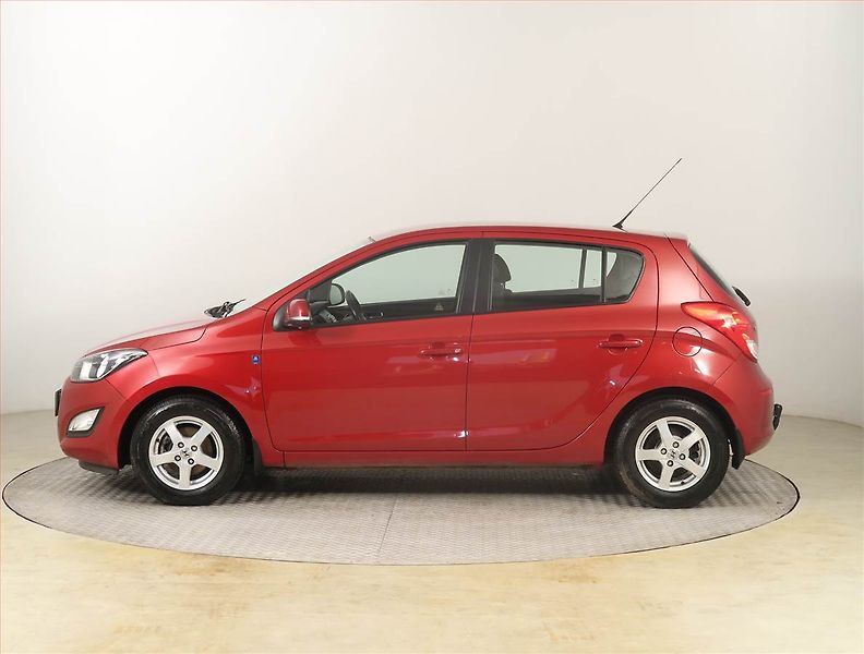 Hyundai i20 (2014) 1.2, Serv.kniha - fotka 3 z 15