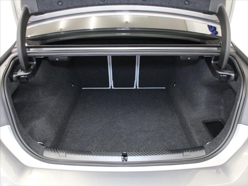 BMW Řada 5 550e xDrive M-paket Bowers   3 - fotka 28 z 32