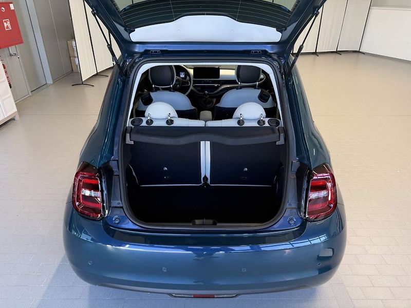 Fiat 500 (2026) La Prima Hybrid 1.0 BSG - fotka 24 z 25