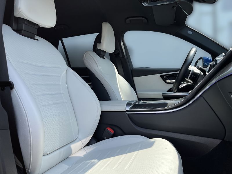 Mercedes-Benz GLC SUV 300de 4MATIC AMG Line - fotka 16 z 21