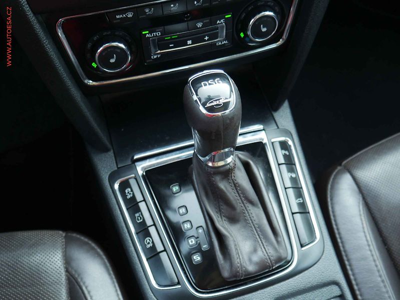 Škoda Superb (2014) 2.0TDi 4x4, ČR, Panor, kůže - fotka 23 z 25