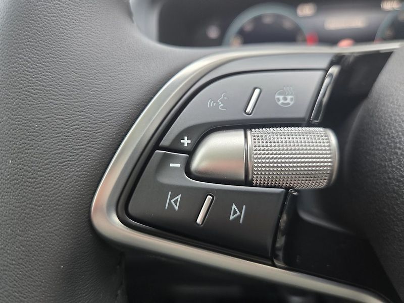 Škoda Karoq Classic 1,5TSI 110kW - fotka 12 z 14