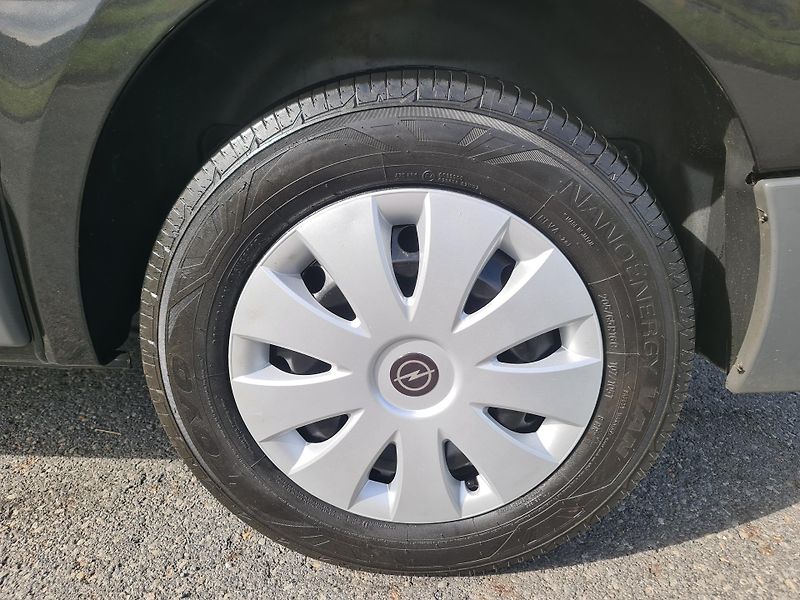 Opel Vivaro (2011) 2.0 CDTi 84-KW 8-MÍST OLOMOUC - fotka 60 z 75