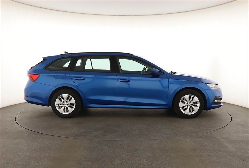 Škoda Octavia (2022) Ambition 2.0 TDI, ČR,1.maj - fotka 6 z 19