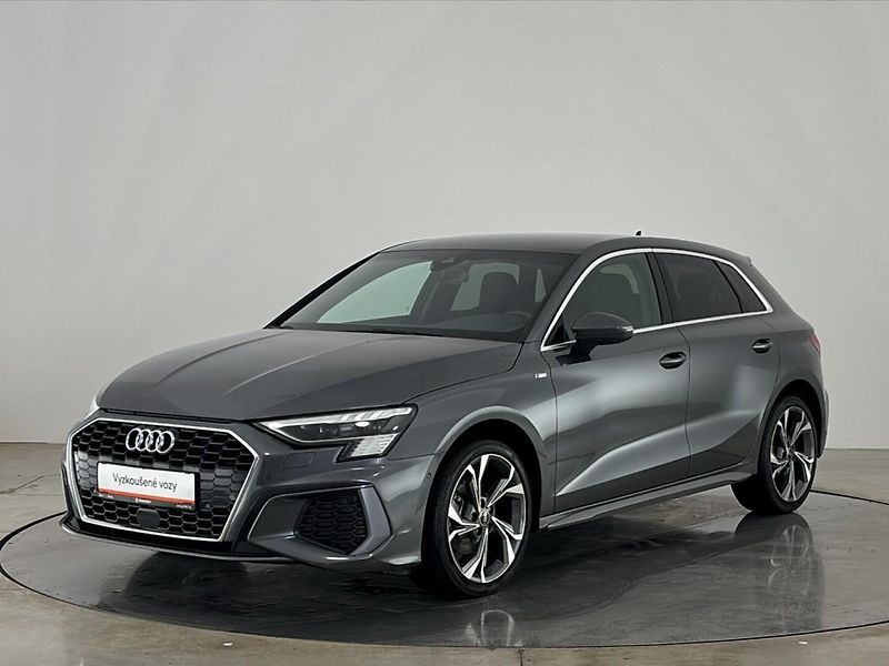 Audi A3 S-Line Sportback - fotka 1 z 30