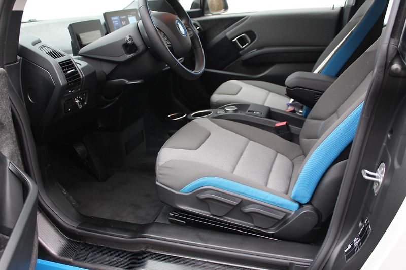 BMW i3 i3s 120Ah - fotka 13 z 32