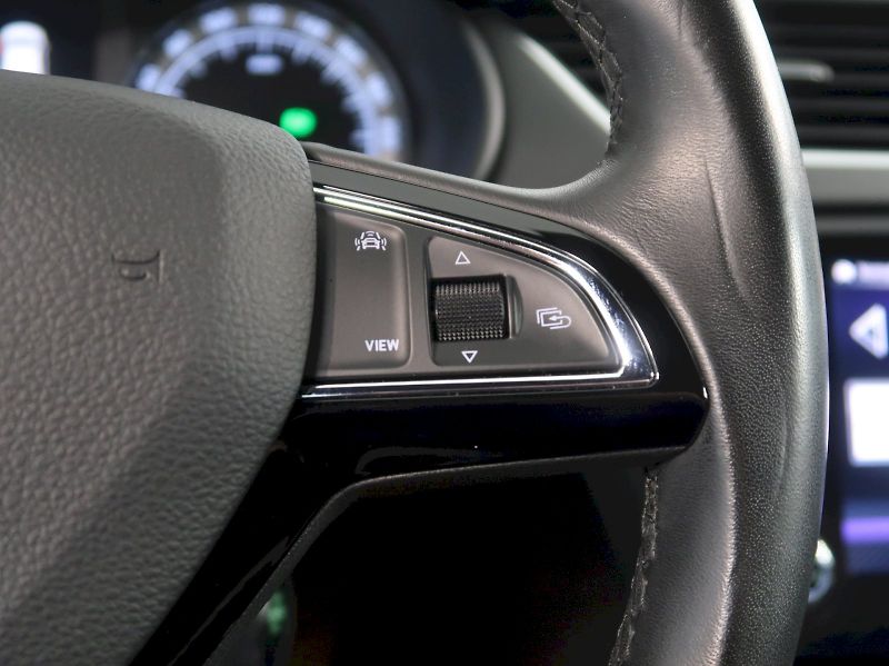 Škoda Octavia (2019) LAURIN&KLEMENT 2.0TDI 110KW DS - fotka 21 z 48