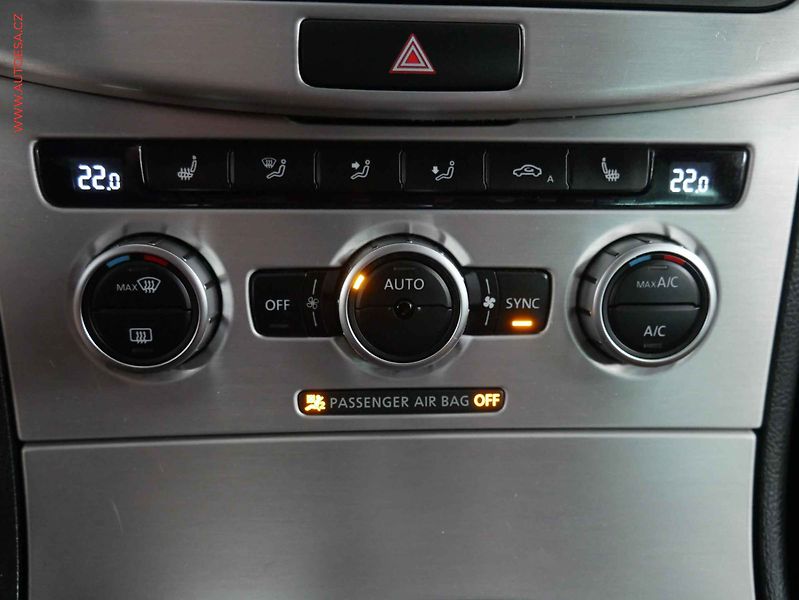 Volkswagen Passat (2012) 3.6 FSi 4x4, ČR, DSG, bixen - fotka 15 z 20