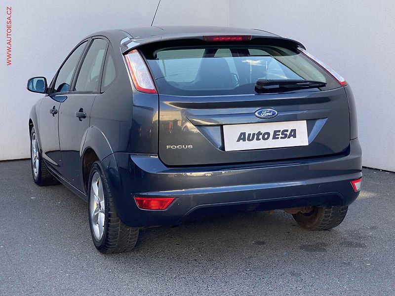 Ford Focus (2010) 1.6 16V, Style, AC - fotka 6 z 16