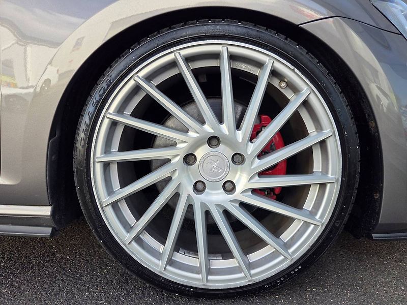 Volkswagen Golf 2.0 GTI - fotka 36 z 49