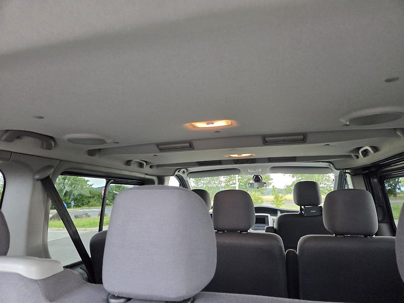 Opel Vivaro (2011) 2.5 CDTI Tour Cosmo - fotka 14 z 35