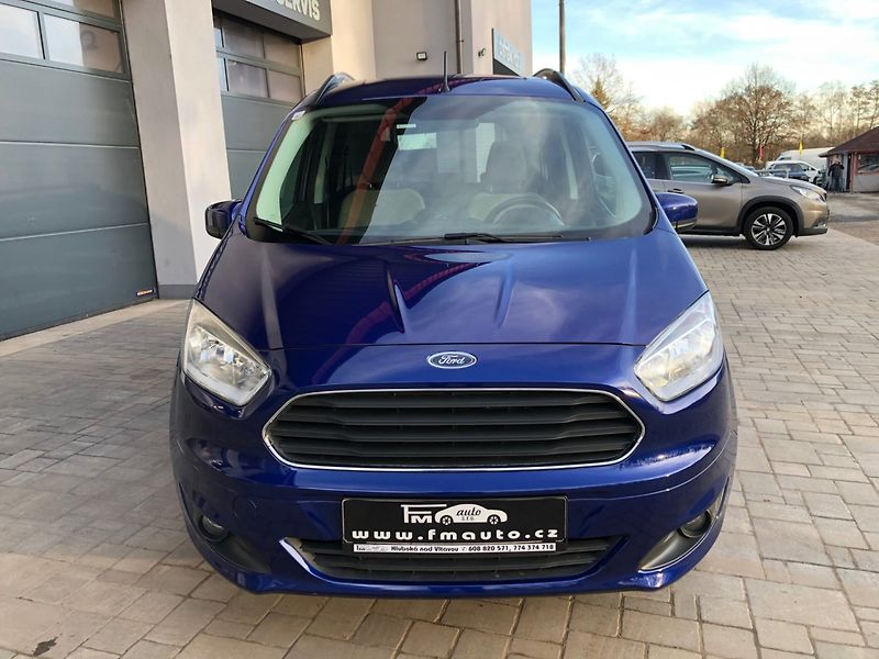 Ford Tourneo Courier (2014) 1.0 EcoBoost - fotka 3 z 28