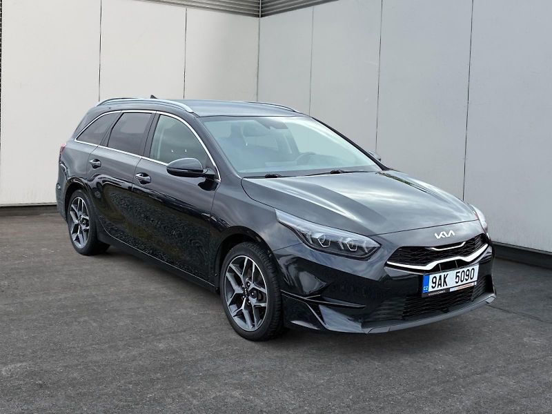 Kia Ceed (2022) TOP 1.5T-GDI 117kW DPH CZ - fotka 3 z 11