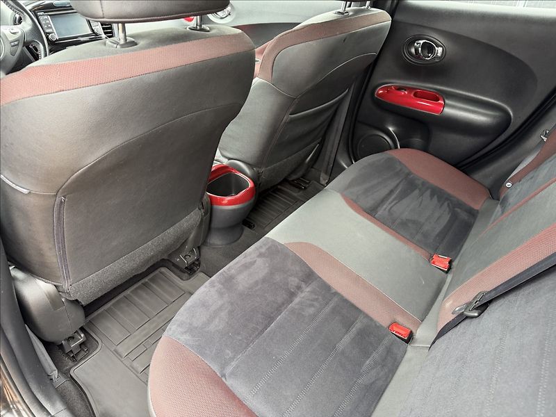Nissan Juke 1.2 DIG-T N-Connecta - fotka 16 z 19