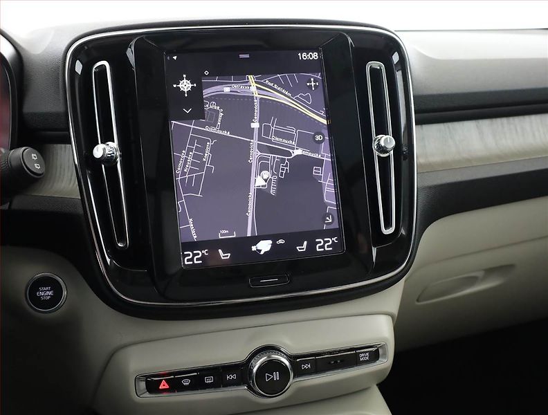 Volvo XC40 (2019) Inscription D3, Automat, Kůže - fotka 10 z 21