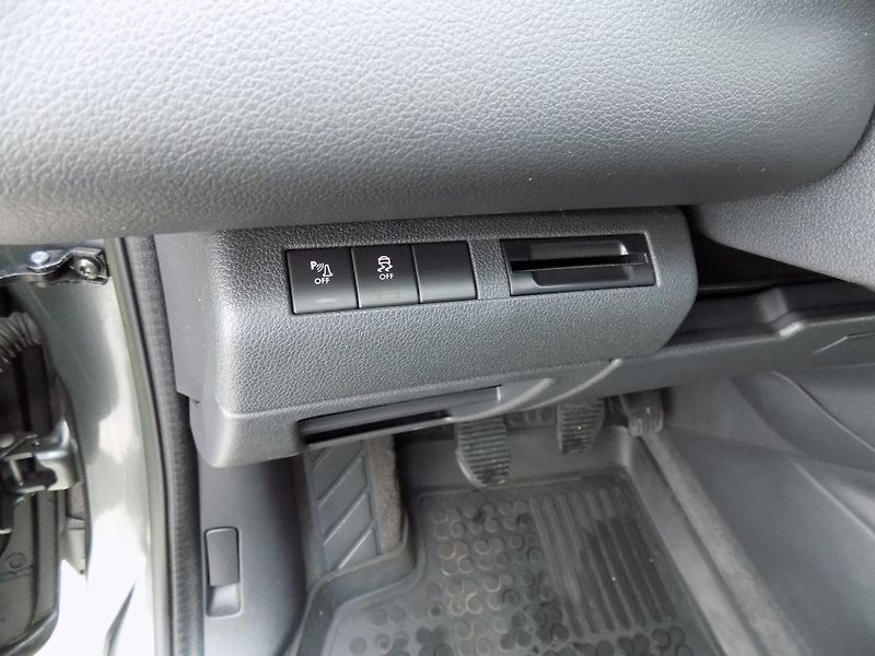 Peugeot 5008 (2014) 1.6Ti/LED/PANO/Head-up/Klima/ - fotka 24 z 35