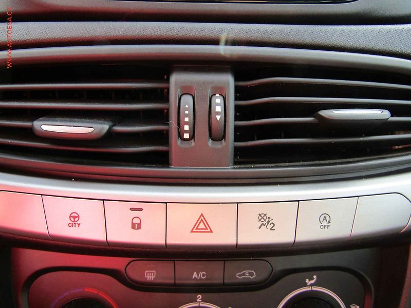 Fiat Tipo (2020) 1.4 i, 2.maj,ČR, Klima - fotka 14 z 18