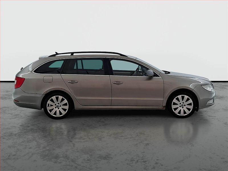 Škoda Superb (2011) 2.0 TDI, Automat, Navi, Xenony - fotka 6 z 18