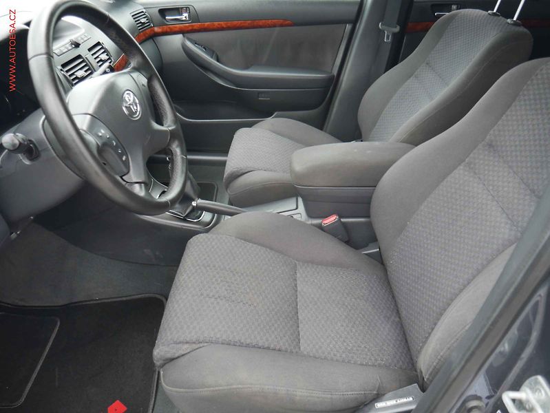 Toyota Avensis (2005) 2.2 D4D, ČR, AC, temp - fotka 9 z 19
