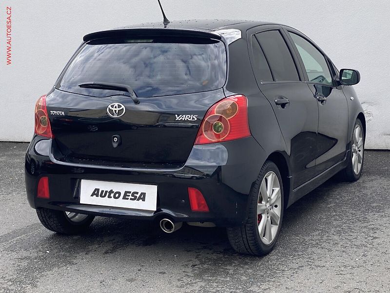 Toyota Yaris (2007) 1.8VVT-i, ČR, AC - fotka 4 z 15