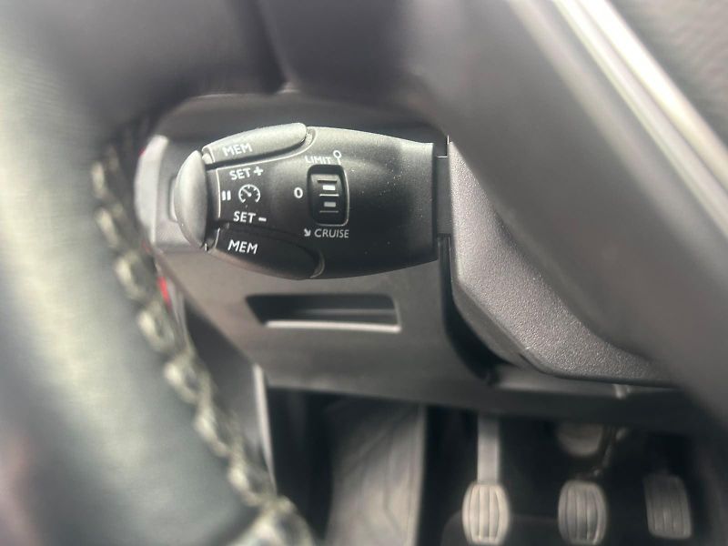 Peugeot 3008 (2021) 1.2PURETECH, 96KW, TEMP. - fotka 16 z 29