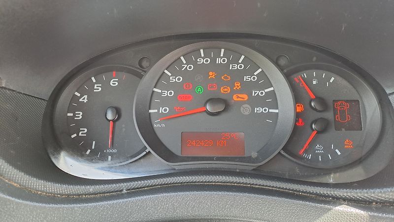 Renault Master 2.3 DCI 35 RT NAVI Nosič - fotka 18 z 21
