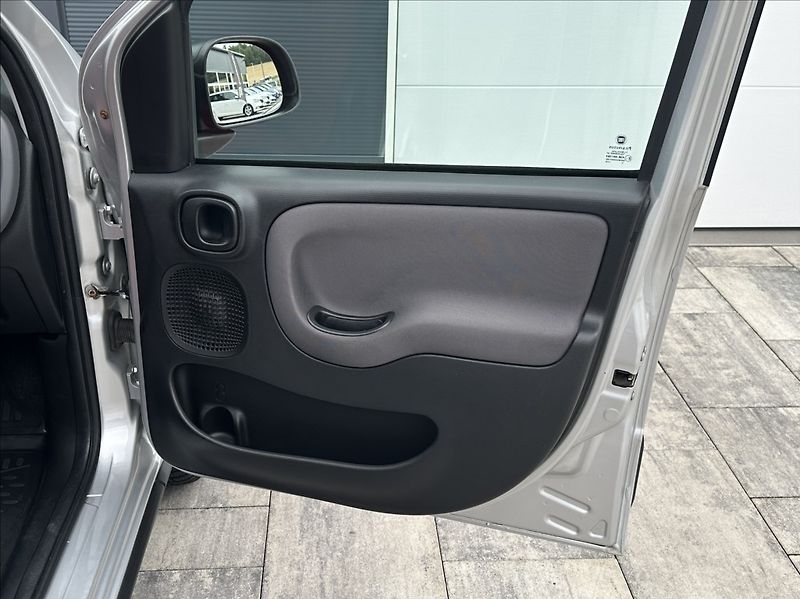 Fiat Panda 1,3 JTD 75PS  Pop 4x4 - fotka 18 z 49