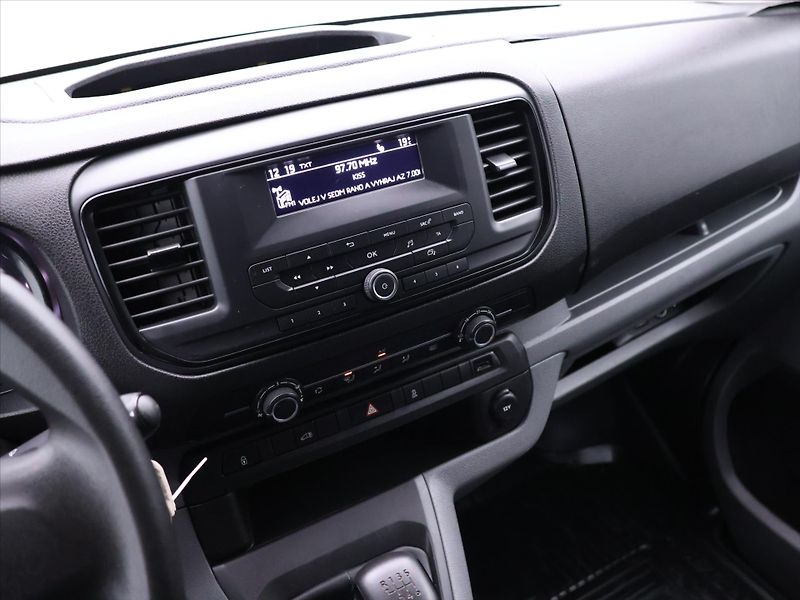 Toyota ProAce 2,0 D-4D 90kW L2 6-míst CZ DPH - fotka 18 z 29