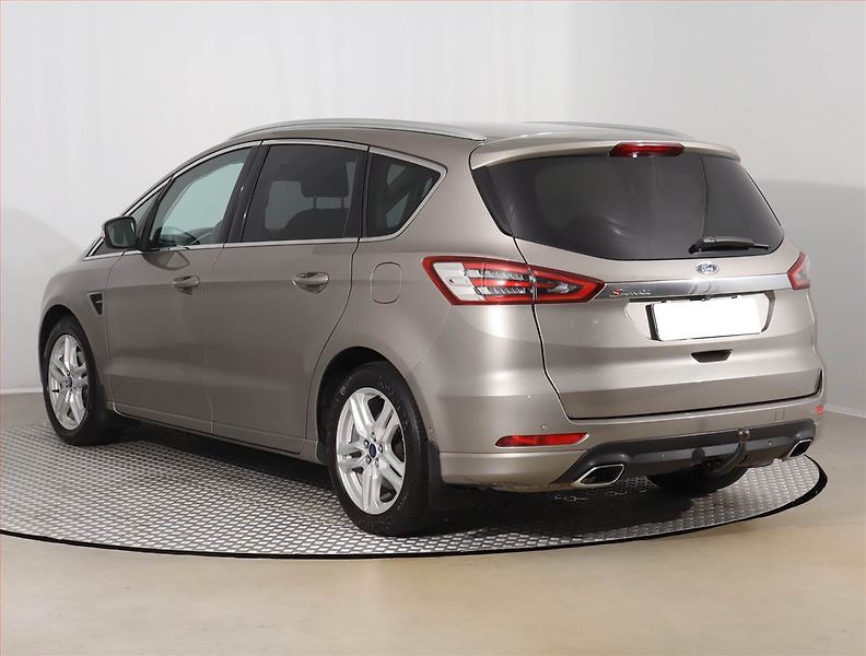 Ford S-MAX (2017) 2.0 TDCi, 4X4, Automat, Navi - fotka 4 z 19