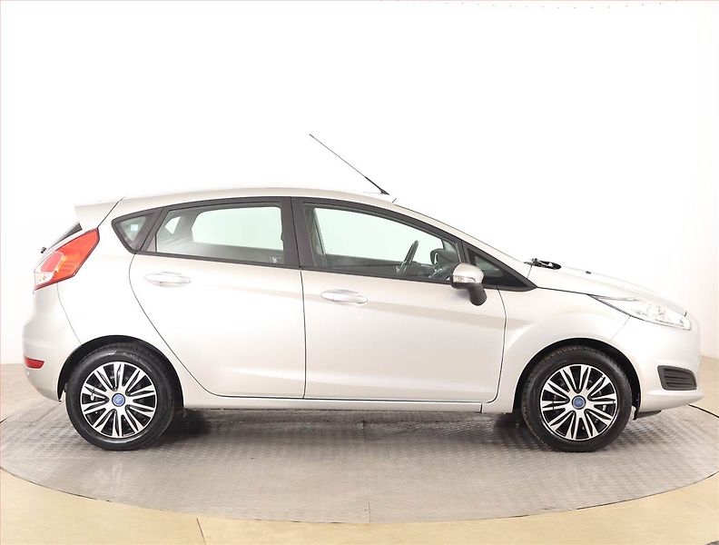 Ford Fiesta (2016) 1.0 i, Park. senzory - fotka 6 z 16